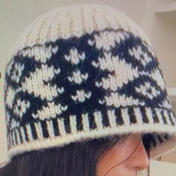 SHEIN Cream and Black Patterned Beanie - Picture 2 of 2